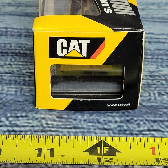 Caterpillar 2007 CAT DG5 XL die-cast tracked Dozer 1/87  yellow and black - Picture 4 of 7